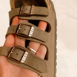 3 strap Birkenstock’s